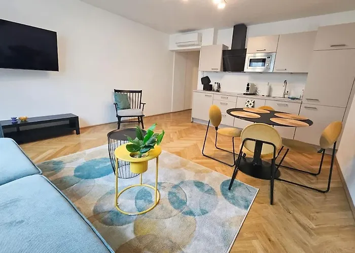 Apartmán Freshly Renovated In Trendy Area L Hg21 *