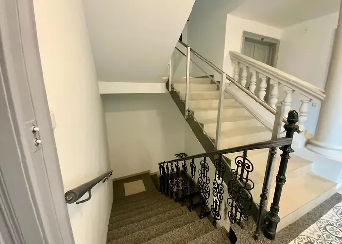 Apartmán Freshly Renovated In Trendy Area L Hg21 *