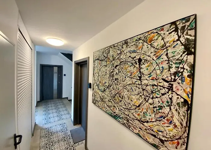 Apartmán Freshly Renovated In Trendy Area L Hg21 *